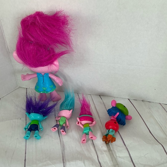 Hasbro 2019 Trolls POPPY TROLL Plastic Toy Figure And friends set of 4 - Picture 3 of 7